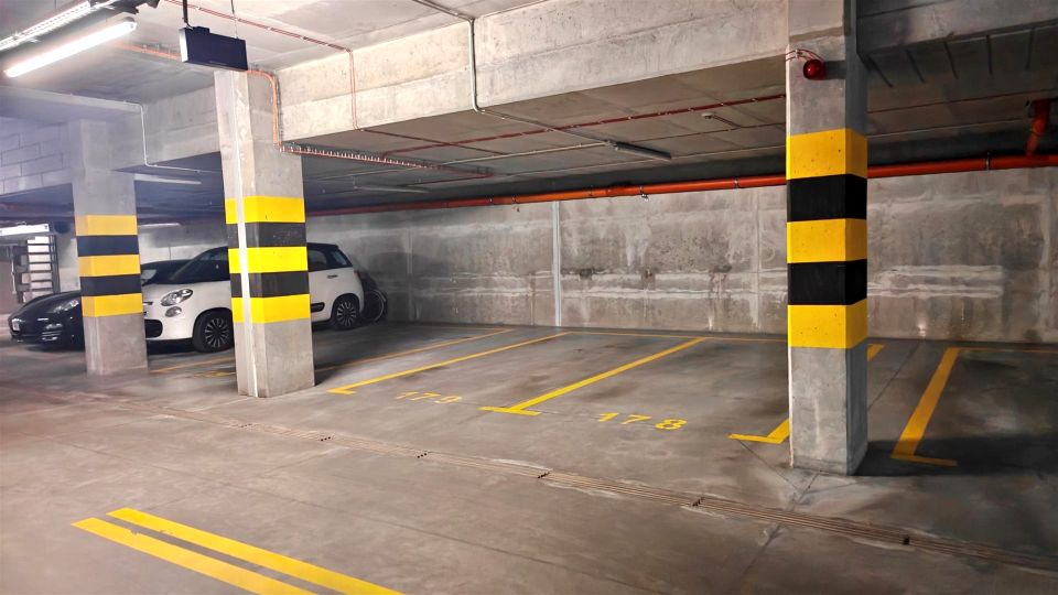 Budynek użytkowy Warszawa