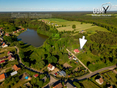 Dom z balkonem