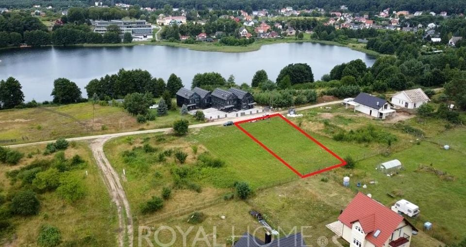 Działka przy lesie