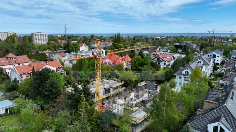 Mieszkanie blok mieszkalny przy lesie