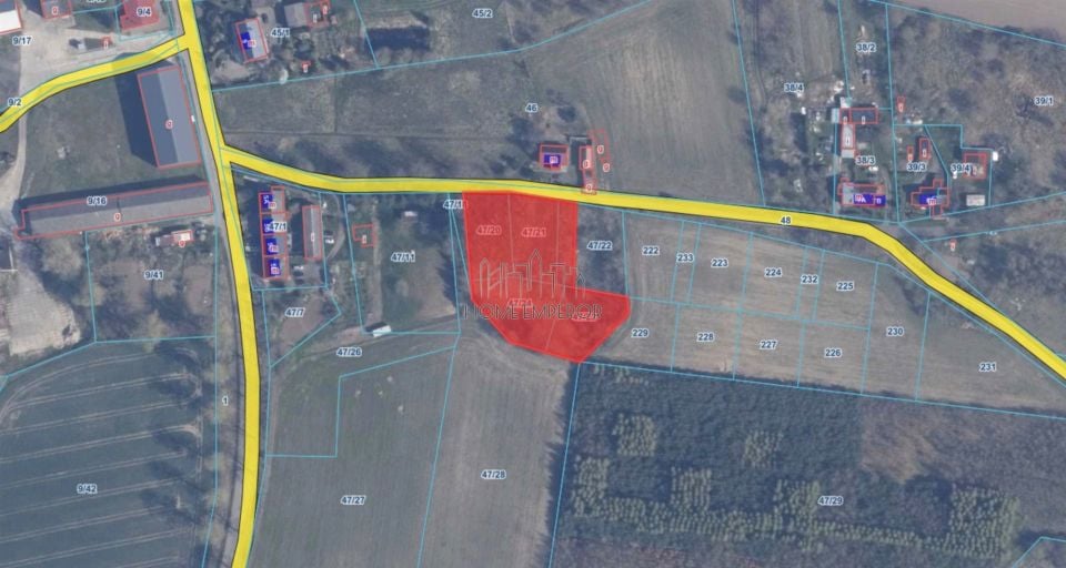 Land, 992 m²