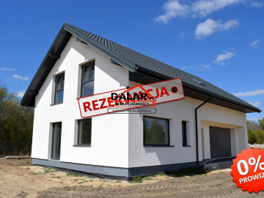 Dom z balkonem