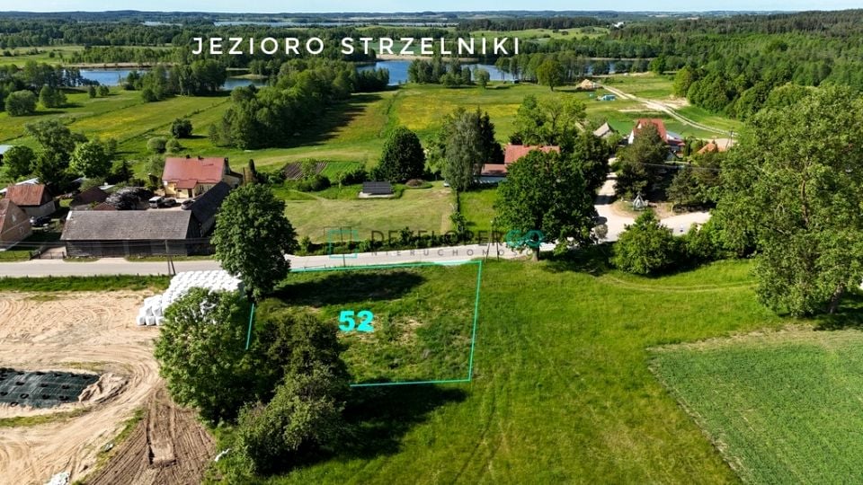 Działka nad jeziorem