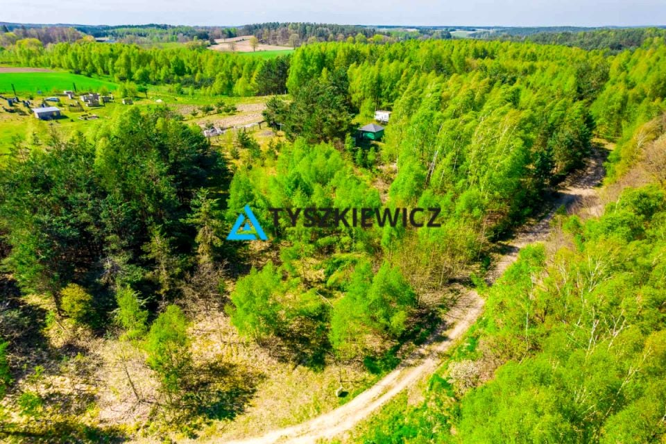 Działka przy lesie