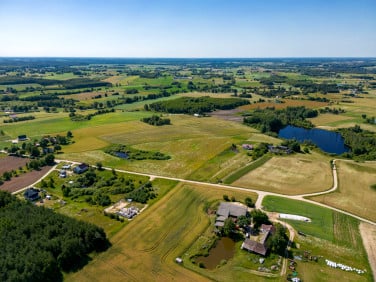 Działka nad jeziorem