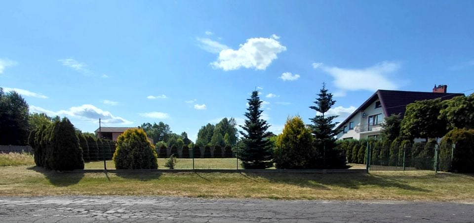 Ogrodzona działka sprzedam