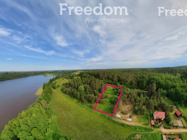 Działka nad jeziorem