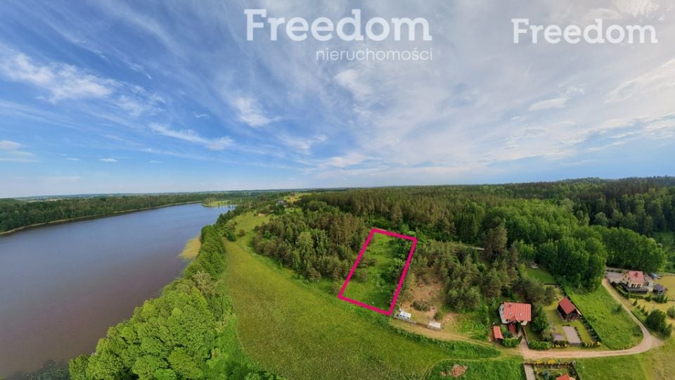 Działka nad jeziorem