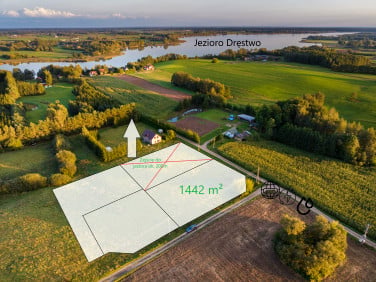 Działka przy lesie