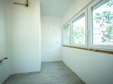 Mieszkanie blok mieszkalny przy lesie