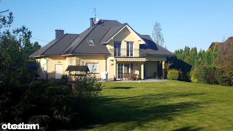 Dom z garażem