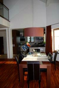 Wolnostojący sprzedaż