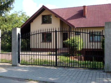 Dom Brzoskwinia