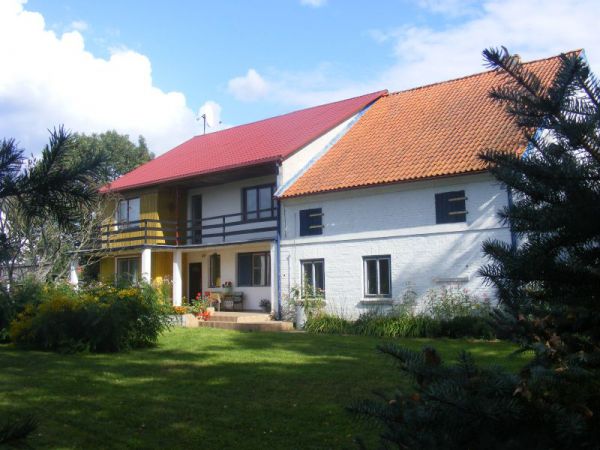 Dom z tarasem