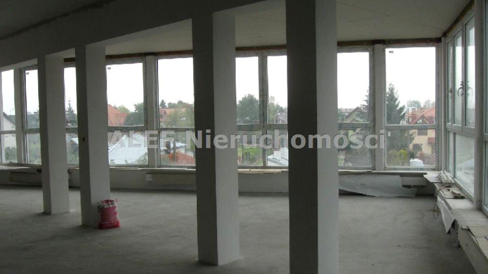 Budynek użytkowy Warszawa