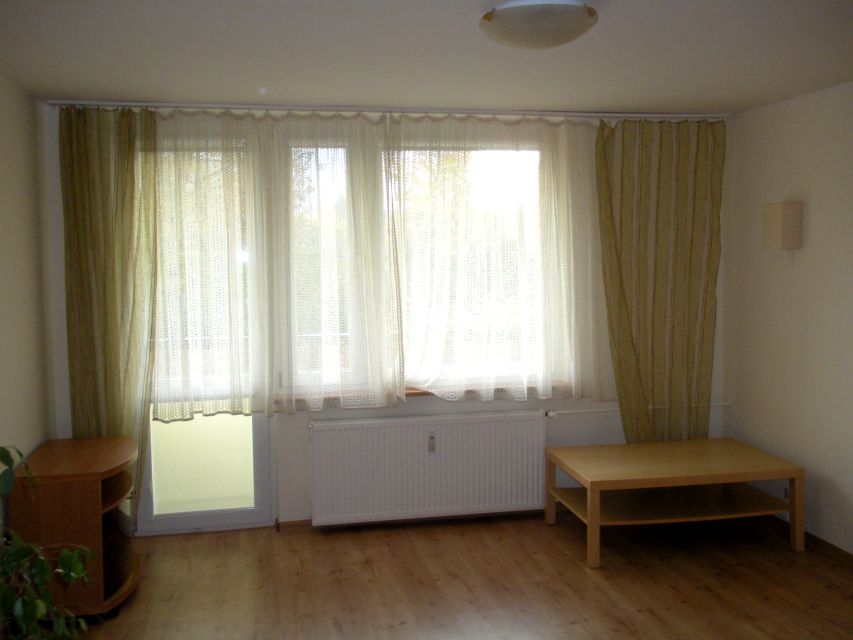 Mieszkanie blok mieszkalny przy lesie